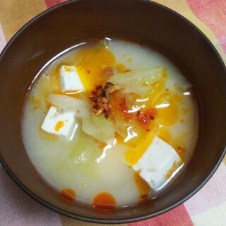 ピリ辛☆豆腐とキャベツのラー油味噌汁